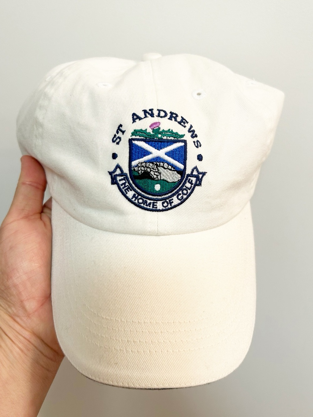 VINTAGE ST. Andrews The British Golf Museum Adjustable Baseball Cap in White